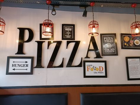 Pizza Shop Wall Design, Pizza Shop Decor Ideas, Pizza Store Interior Design, Pizza Cafe Interior Design, Small Pizza Shop Design, Pizza Place Interior, Small Pizzeria Design Interior, Pizzaria Decor, Pizza Restaurant Design Interior