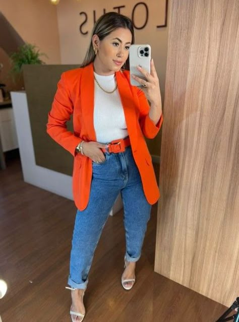 Blazer Naranja Outfit Mujer, Orange Shirt Outfit, Orange Blazer Outfits, Color Combos Outfit, Orange Blazer, Sneakers Fashion Outfits, Orange Outfit, Business Outfits Women, Stylish Summer Outfits