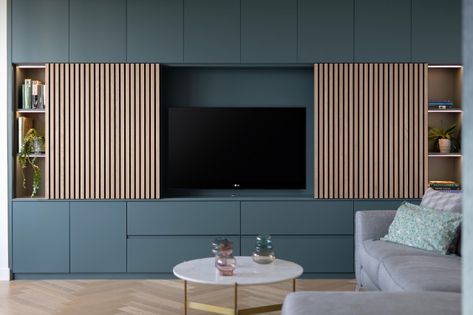 Living Room Tv Cabinet Designs, Built In Wall Units, Media Walls, London Living Room, Tv Wall Cabinets, Living Room Wall Units, Living Room Built Ins, Suport Tv, Hidden Tv