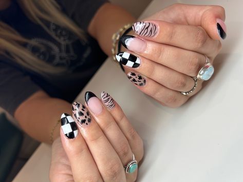 Black And Cheetah Print Nails, Black French Tip With Design, Zebra Print Nails Designs, Nails For Halloween, Cowboy Nails, Zebra Print Nails, Tiger Nails, Natural Nails Manicure, Checkered Nails