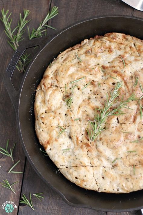 Sourdough Skillet Bread With Herbs Ww Sourdough Recipes, Recipes That Use A Lot Of Sourdough Starter, Stovetop Sourdough Recipes, Sourdough Skillet Bread, Sourdough Quick Bread Recipe, Sourdough Skillet Meal, Savory Sourdough Bread, Easy Sourdough Breakfast Recipes, Sourdough Quick Recipes