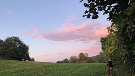 Laptops Wallpapers, Appalachia Aesthetic, Countryside Wallpaper, Spring Desktop Wallpaper, Field Wallpaper, Scenery Photography, Pretty Landscapes, Aesthetic Photography Nature, Laptop Wallpaper