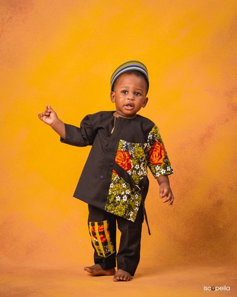 Follow @zayyan_iremide on Instagram Native For Boys, Ankara Styles For Kids Boys, Male Native Wears, Ankara Styles For Kids, Baby Dress Clothes, Boys Kurta Design, Styles For Kids, Native Wears, Muslim Dresses