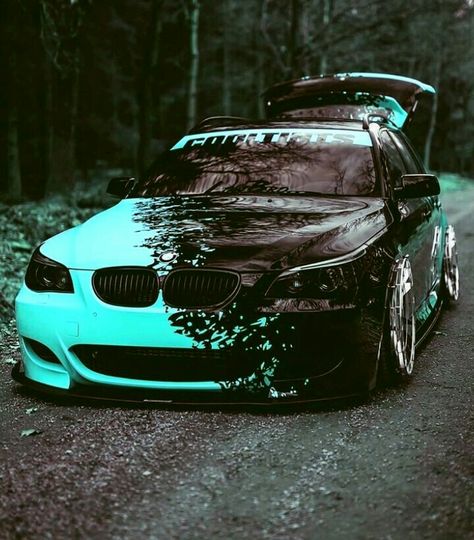 Luxury Cars Bmw, Xe Ducati, Car Paint Jobs, Serie Bmw, Dream Cars Bmw, Bmw Sport, Bmw Wallpapers, Porsche 964, Car Wrap Design