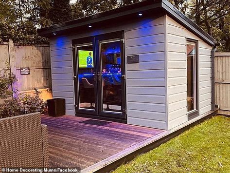 Thousands online are left impressed at this incredible backyard bar Hot Tub Shed Ideas, Shed Bar Ideas Backyards, Small Shed Bar Ideas, Modern Shed Ideas, Backyard Pub Shed, Backyard Shed Bar Ideas, Backyard Bar Shed, Backyard Bars, Backyard Pub