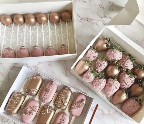 Rose Gold Birthday Treats, Rose Gold Treats Table, Cake Pops Pink And Gold, Pink And Gold Cakepops, Rose Gold Desert Ideas, Dusty Rose Dessert Table, Pink Quince Desserts, Dusty Rose Cake Pops, Rose Gold Dessert Table Ideas