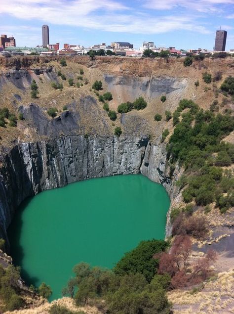 The Big Hole Kimberley, Northern Cape, Old Days, Beautiful Places Nature, Southern Africa, Travel Goals, Countries Of The World, Arabic Quotes, The Golden