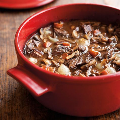 French Beef Stew, William Sonoma Recipes, Beef Bourguignon Recipe, Beef Stew Recipe, Country Cooking, Beef Dishes, Beef Stew, Stew Recipes, Williams Sonoma