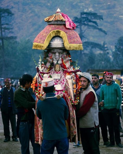 We bet you didn’t know about this unique Dussehra! 🌟 Join us in celebrating #KulluDussehra from 13th to 19th Oct, 2024, just a scenic 2-hour drive (60 km) from Shoja and around 1 hour (40 km) from Manali. 🏞️ Unlike the typical festivities marking Lord Rama's victory over Ravana, Kullu Dussehra honors local deities with grand processions featuring beautifully adorned wooden idols. 🪄✨ Picture Credits: @memoryylane__ @bda_deu_jamlu_hawai @abhiandnow 📸 Don’t miss this mesmerizing journey into t... Kullu Dussehra, Picture Credit, Victorious, Drive, Festival, Celebrities, Quick Saves