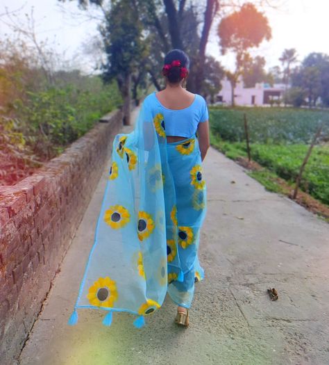 Brushing sunshine onto fabric: A hand-painted yellow sunflower blooming on organza elegance. 🌻✨ #ArtistryInThread #SunflowerSaree #elegancebyaradhana #sareelove #supportsmallbusiness #supportsmallbusiness #vocalforlocal #HandPaintedElegance #organzasaree #HandPaintedSaree Organza Sarees, Organza Saree, Yellow Sunflower, Brushing, Sunflower, Saree, Hand Painted, Yellow, Fabric