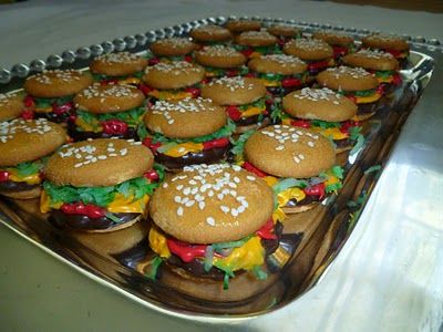 Hamburger Cookies, Burger Cookies, Mini Cheeseburger, Krabby Patty, Spongebob Birthday Party, Spongebob Birthday, Some Friends, Party Desserts, Cookie Desserts