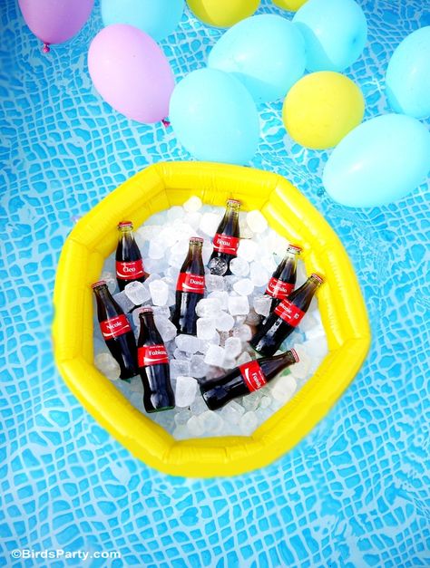 Pool Party Ideas with a DIY Ice Cream Float Station! #ShareaCokeContest Festa Pool Party, Poolside Decor, Pool Party Kids, Pool Party Ideas, Fiesta Tropical, Pool Party Decorations, Pool Birthday, Pool Birthday Party, Summer Pool Party