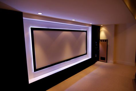 Home Theater Basement, Home Theater Screens, Media Room Seating, Projector Wall, Small Home Theaters, Home Theater Room Design, Theater Room Design, Media Room Design, Screen Wall