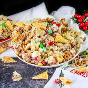 'Just saved Christmas Reindeer "Crack" in my Recipe Box! #justapinchrecipes White Chocolate Chex Mix, Chocolate Chex Mix, Sweet Chex Mix, Sweet Chex, Pumpkin Cranberry Bread, Coffee Fudge, Chex Mix Christmas, Christmas Crunch, Chocolate Chex