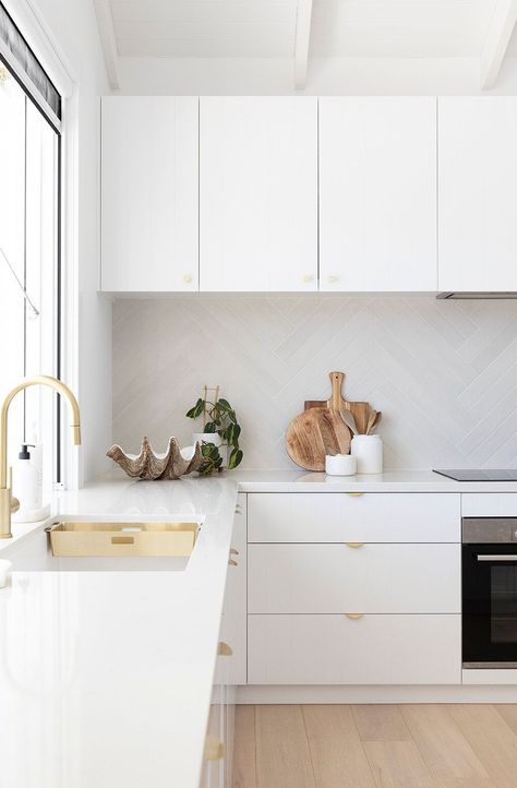 Large White Tiles Kitchen Backsplash, Coastal Kitchen Splashback, Neutral Splashback, White Tile Splashback, Kitchen Splashback Tiles, Number 50, Splashback Tiles, Kitchen Backsplash Designs, Timeless Kitchen