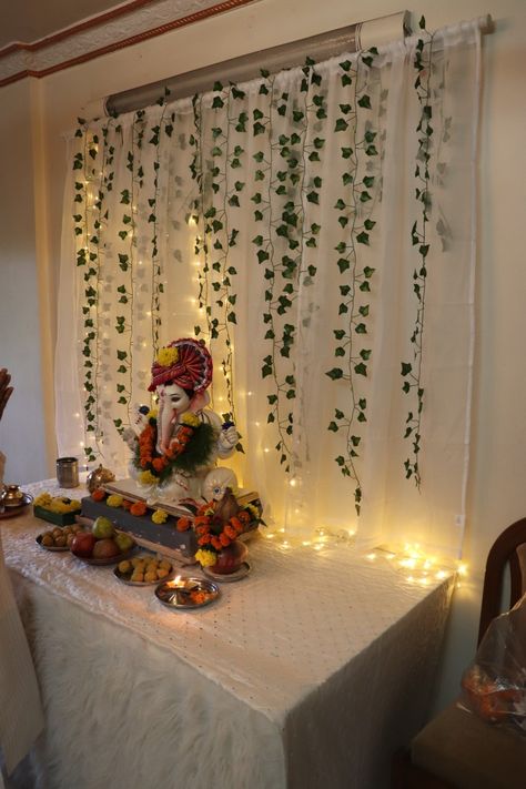 Ganesh Dekoreshan, Ganpati Simpal Decoration, Ganesh Ji Simple Decoration At Home, Aesthetic Flower Decor, Mandir Lighting Ideas, Ganpatiji Decoration At Home, Home Ganesha Decoration, Simple Decoration Ideas For Ganpati, Very Simple Ganpati Decoration