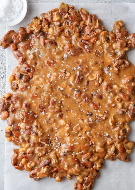 Nut Brittle Recipe, Nut Brittle, Peanut Brittle Recipe, Brittle Recipes, Candy Recipes Homemade, Christmas Candy Recipes, Nut Recipes, Homemade Candies, Christmas Cooking