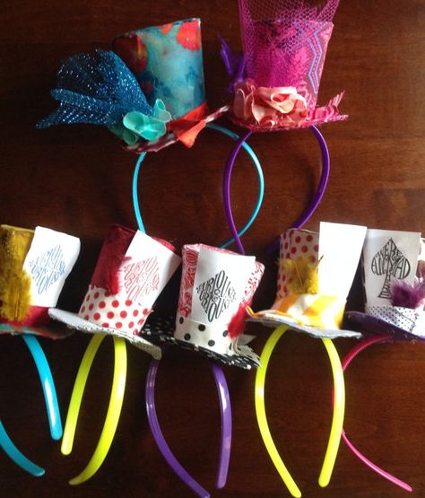 Halloween Wedding Favors, Small Hats, Wonderland Birthday, Alice Tea Party, Mad Hatter Party, Alice In Wonderland Birthday, Birthday Party Crafts, Mad Hatters, Alice In Wonderland Theme