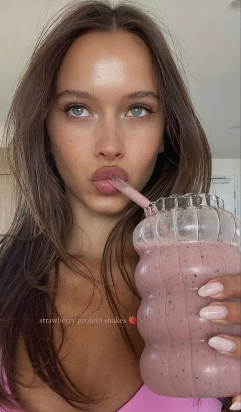 Isabelle Mathers, 4k Followers, Short Videos, Smoothie, Mood Board, Created By, Pink