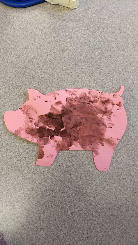 Pig Art Activities For Preschool, Down On The Farm Crafts For Infants, Farm Day Crafts For Preschoolers, Pig Preschool Art, Farm Themed Art For Toddlers, Farm Art Projects For Infants, Farm Crafts For Two Year Olds, Farm Animals Infant Art, Farm Animal Crafts For Babies