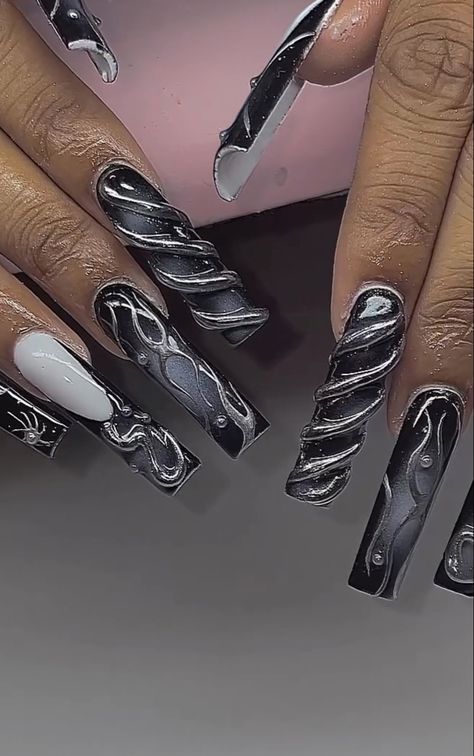 Matrix Nail Art, Grey Black And White Nails, Black And Grey Nail Ideas, Rich Nails Design, Silver And Black Nail Designs, Darker Nails, Emo Nails Acrylic, Black And Silver Nails Ideas, Cement Nails