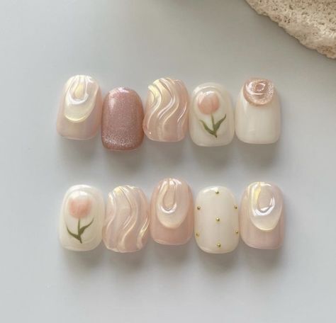 Tulip Nails, Kutek Disney, Cute Pink Nails, Minimal Nails Art, Fake Nails Designs, Asian Nails, Hippie Nails, Beauty Nails Design, Minimal Nails