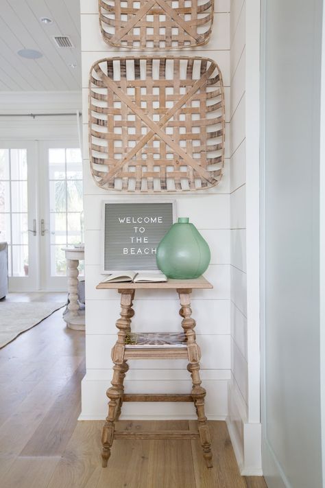 Kate Markers Interiors does not disappoint with this beautiful seaside beach house. Kate Marker Interiors, Coastal Farmhouse Decor, The Beach House, Geek Decor, Decor Entryway, Beach House Interior, Beach House Design, Beach Cottage Style, Nautical Home