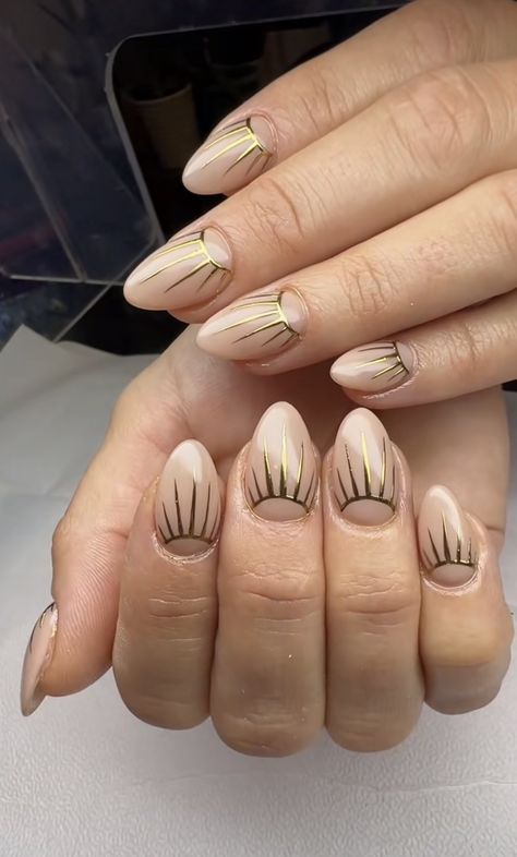 Old Hollywood Inspired Nails, 20s Nails Gatsby, Great Gatsby Nails Designs, 1920 Nails, Gatsby Nails 1920s, Roaring 20s Nails, Gatsby Inspired Nails, Flapper Nails, Great Gatsby Nails