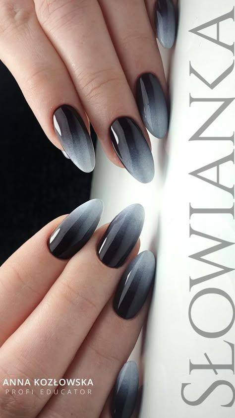 Grey Nails With Black Tips, Faded Nail Designs, Gray Ombre Nails Almond, Goth Almond Nails Short, Black Grey Ombre Nails, Nails Fade Ombre, White To Black Ombre Nails, Nail Art Degrade, Ombré Nails Black