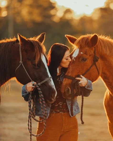 Horse And Me Photoshoot, Fall Photoshoot With Horses, Two Horses Photography, Fall Pictures With Horses, Senior Pic Ideas With Horses, Western Horse Senior Pictures, Horse And Person Photography, Cowgirl Photo Shoot Ideas, Horse Senior Pictures Ideas