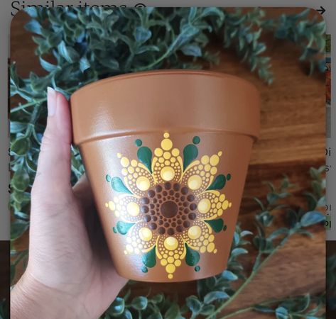 Painting Pots, Sunflower Mandala, Art Sunflower, Pot Art, Flower Pot Art, Pot Decoration, Terra Cotta Pot Crafts, Terracotta Flower Pots, Painted Pots Diy