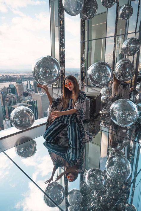 travel photo of girl at summit Vanderbilt in new york city posing in room with mirrors and silver balloons Summit Vanderbilt, Summit One Vanderbilt, Nyc Photo Ideas, One Vanderbilt, Cabana Bay Beach Resort, Nyc Pics, New York City Vacation, Nyc Instagram, New York City Photos