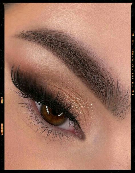 Good And Brown Eyeshadow, Dark Brown Eye Shadow Looks, Make Up Ideas Eyeshadow, Natural Fall Eyeshadow Looks, Brown Looks Eyeshadows, Eye Make Up For Dark Brown Eyes, Make Up Looks For Dark Brown Eyes, Brown Prom Eyeshadow, Brown Neutral Makeup Looks