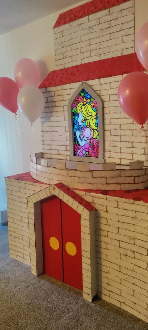 Princess Peach Castle Diy, Peach Castle Mario, Mario Castle Diy, Bowsers Castle Diy, Princess Peach Castle, Nintendo Halloween, Super Mario Peach, Mario Halloween, Trunker Treat Ideas