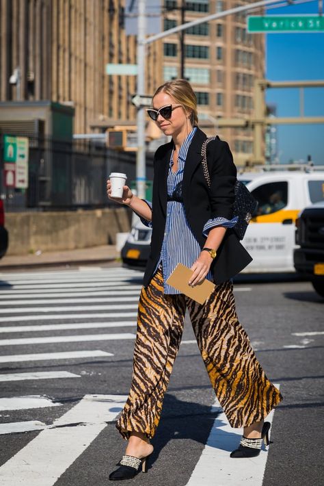 baggy everywhere Chloe King, Animal Print Pants, Leopard Pants, Street Style Blog, Polka Dot Pants, Summer Styling, Animal Print Fashion, 90s Fashion Outfits, Fashion Photography Inspiration