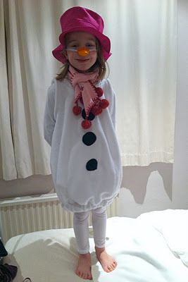 Monkey and Squidge: How to make a Snowman costume! Olaf Costume, Snowman Costume, Snowman Dress, Frozen Costume, Sock Monkeys, Make A Snowman, Christmas Concert, Diy Snowman, Holiday Costumes