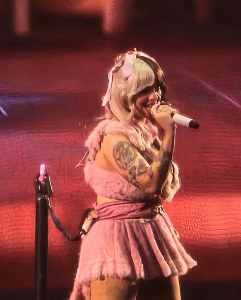 ♡ ♡ ♡ #melaniemartinez #foryou #portals #portalsalbum #portalsmelaniemartinez #trilogytourmeleniamartinez #fanpage #trilogytour #melaniemartinezfan #melaniemartinezfanpage #melanie #martinez #melaniefan Portals Melanie Martinez Outfits, Melanie Concert, Melanie Portals, Melanie Martinez Dollhouse, Dollhouse Melanie, Melanie Martinez Concert, Melanie Martinez Live, Melanie Martinez Drawings, Melanie Martinez Photography