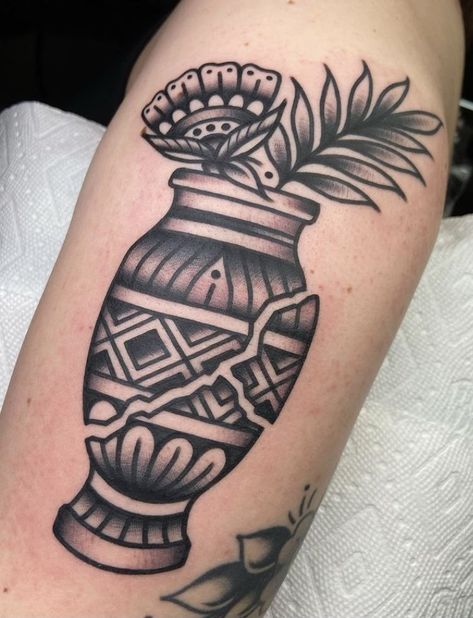 Traditional Bicep Tattoos For Women, Traditional Vase Tattoos Color, Traditional Jar Tattoo, Traditional Tattoo Art Leg, Traditional Plant Pot Tattoo, Trad Vase Tattoo, Traditional Flower Pot Tattoo, Old School Vase Tattoo, Cracked Vase Tattoo