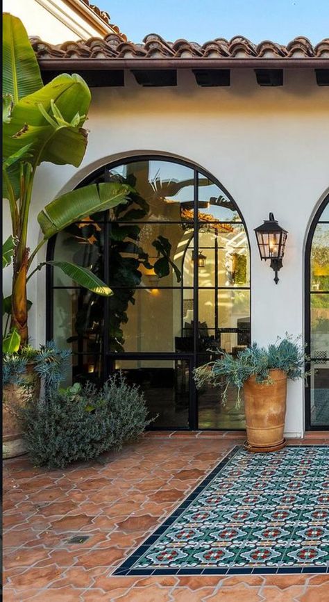 Spanish Style Covered Patio, Spanish Coastal Home Exterior, Mexican Adobe House, Spanish Villa Aesthetic, Spanish Outdoor Patio, Spanish Style Backyard, Spanish Style Interiors, Spanish Style Home Exterior, Spanish Style Exterior