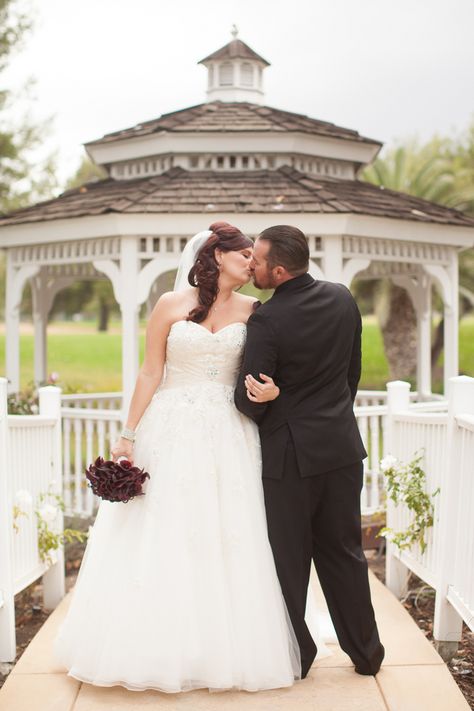 {Real Plus Size Wedding} Purple Ombre California Wedding | Becca Rillo Photography Wedding Purple, Wedding Photography Bride, Wedding Picture Poses, Bridal Magazine, Wedding Photos Poses, Purple Ombre, Wedding Photography Poses, Wedding Shots, Wedding Photography Inspiration