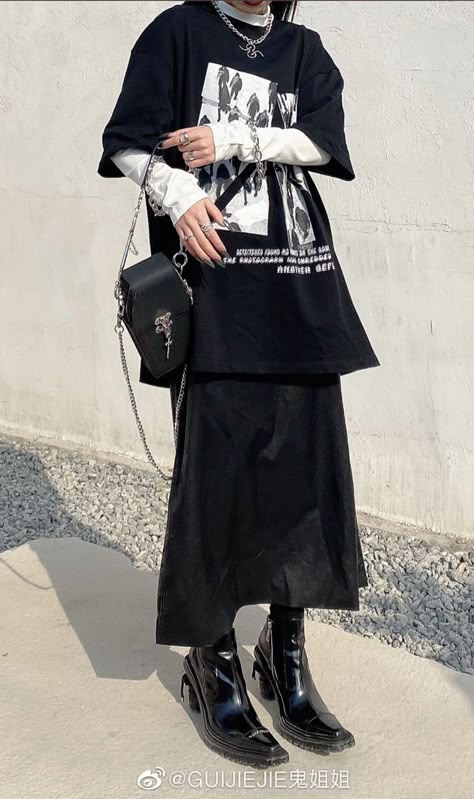 Rok Outfit, Anti Fashion, Harajuku Fashion, Edgy Outfits, Dark Fashion, Mode Inspiration, Grunge Outfits, Black Outfit, Look Cool