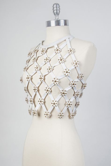 White Harness, Chainmail Clothing, Illustration Tips, Zana Bayne, Fashion Show Dresses, Macrame Dress, Campaign Fashion, Corset Belt, Fairy Fashion