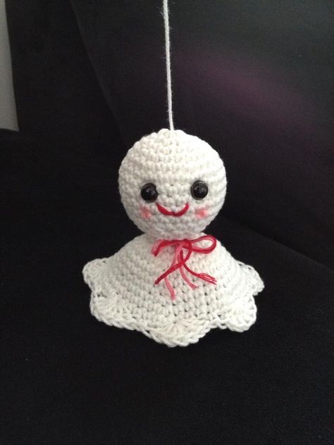 Teru Teru Bozu... Teru Teru Bozu, Crochet Goodies, Diy Crochet, Novelty Christmas, Christmas Ornaments, Holiday Decor, Crochet, Christmas