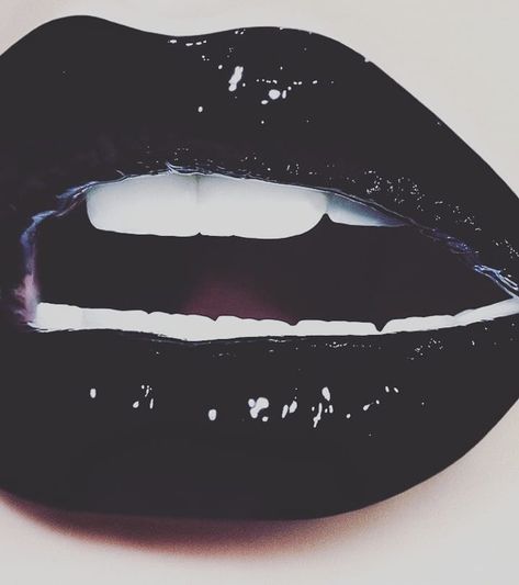 Persephone Flowers, Lips Aesthetic, Black Lipstick, Sally Face, Black Lips, Lip Art, Glossy Lips, Poison Ivy, Maleficent