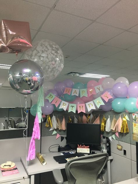 Cubicle Decor Office Birthday, Birthday Decoration For Office, Decorate Desk For Birthday, Office Cubicle Birthday Decor Ideas, Coworker Birthday Desk Decorating Ideas, Office Birthday Decorations Desks Work, Birthday Work Desk Decorating Ideas, Office Bday Decorations Desks, Happy Birthday Office Decorations