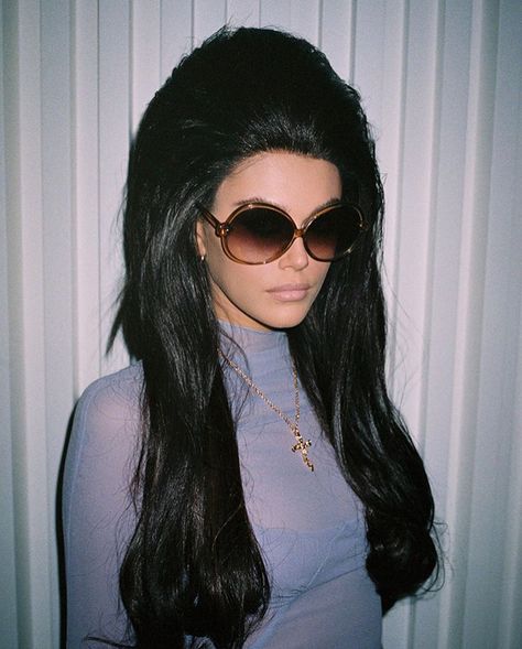 Iconic Black Haired Characters, Kaia Gerber Priscilla, Presilla Presley Costume, Priscilla Presley Iconic Outfits, Percilla Presley Halloween Costume, Halloween Costumes Women Dark Hair, Black Haired Halloween Costumes, Priscilla Presley Costume Halloween, Dark Hair Costumes Halloween