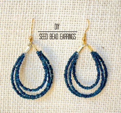 Diy Pearl Jewelry, Anting Manik, Diy Seed Bead Earrings, Diy Jewelry Projects, Pearls Diy, Easy Diy Jewelry, Beaded Earrings Patterns, Tiffany Jewelry, Homemade Jewelry