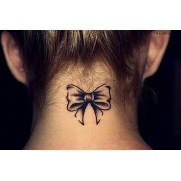 Bow tattoo on back of neck...cute Tattoo Lace, Small Tattoo Placement, Tattoo Zeichnungen, Bow Tattoo, Cool Small Tattoos, Girly Tattoos, Trendy Tattoos, Tattoo Placement, Skin Art