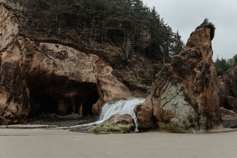 Arch Cape Oregon, Arrow Photography, Pack For A Trip, London Travel Guide, Visit Oregon, Oregon Vacation, Oregon Photography, Washington Travel, Cannon Beach Oregon