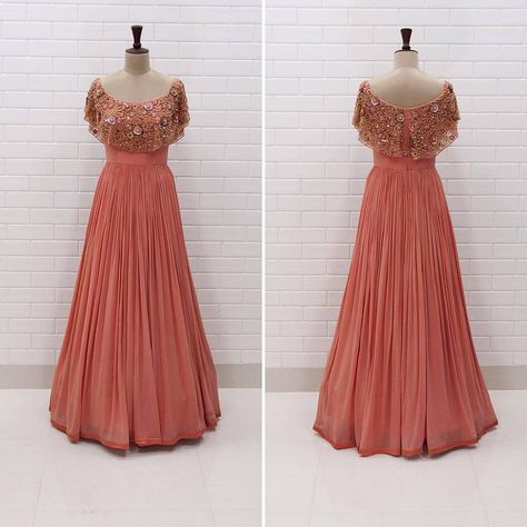 Saree Turned Into Gown, Net Saree Dress, Saree Dress Gowns, Pakistani Dresses Wedding, Designer Frocks, Net Maxi, Fancy Prom Dresses, Simple Anarkali, Simple Gown